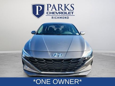 Used 2023 Hyundai Elantra SEL image 2