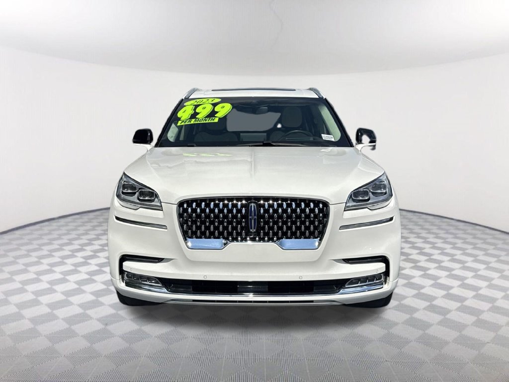 Used 2023 Lincoln Aviator Black Label Grand Touring AWD/4WD image 2