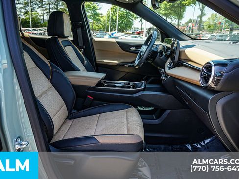 Used 2025 Chevrolet Equinox ACTIV w/ Safety and Technology Package AWD/4WD image 26
