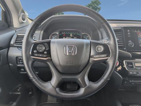 Used 2021 Honda Pilot Touring image 13