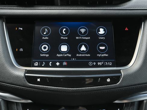 Used 2025 Cadillac XT5 Luxury FWD image 14