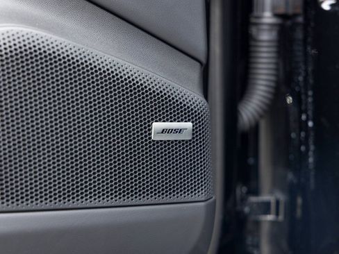 Certified 2025 Porsche Macan Electric RWD image 25