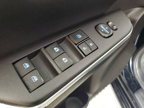 Used 2017 Toyota Camry SE FWD image 18