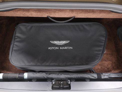 Used 2019 Aston Martin DB11 Volante RWD image 61