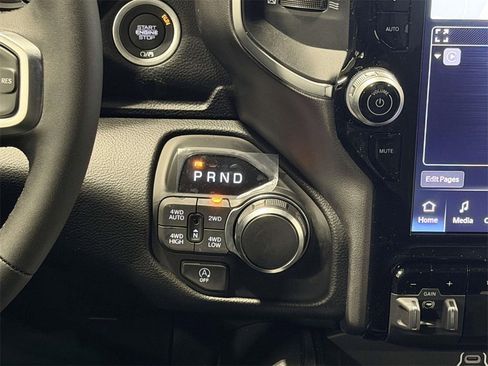 New 2026 RAM 1500 4x4 Crew Cab image 17