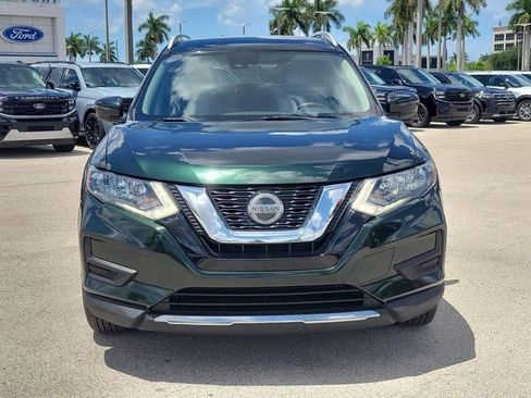 Used 2020 Nissan Rogue SV FWD image 2