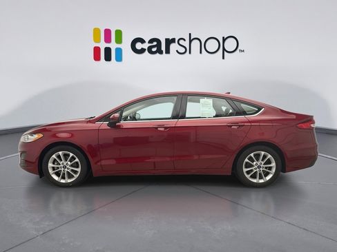 Used 2019 Ford Fusion SE image 2
