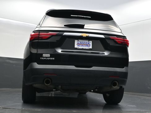 Used 2023 Chevrolet Traverse LS FWD image 40