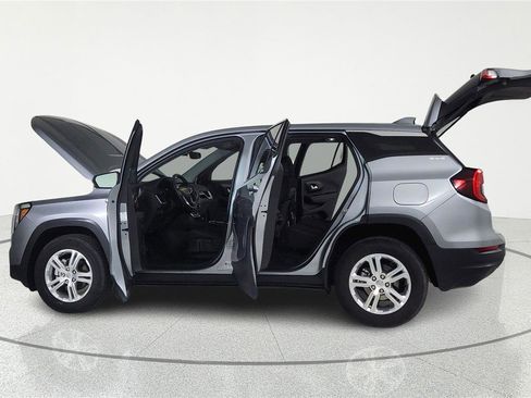 Used 2024 GMC Terrain SLE AWD/4WD image 7
