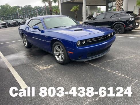 Used 2020 Dodge Challenger SXT RWD image 1