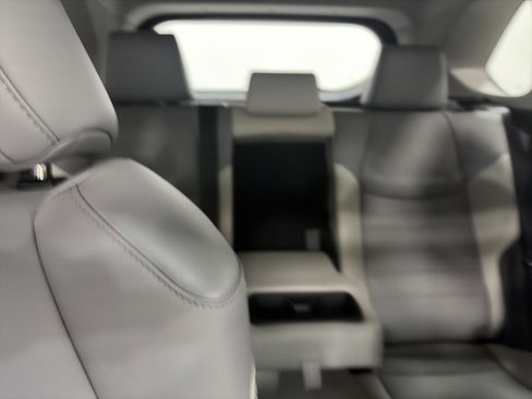 Used 2021 Toyota RAV4 XLE Premium image 36