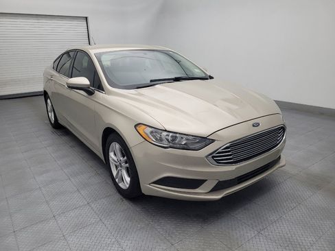 Used 2018 Ford Fusion SE w/ Fusion SE Technology Package FWD image 13