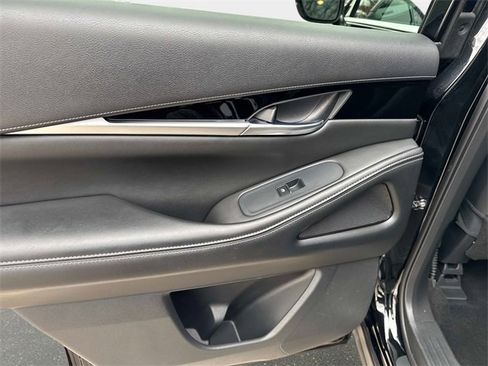 Used 2023 INFINITI QX60 Pure image 10