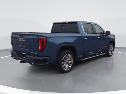 Used 2025 GMC Sierra 1500 Denali w/ Technology Package AWD/4WD image 3
