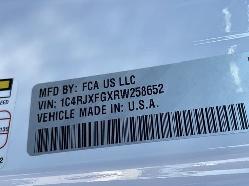 Used 2024 Jeep Wrangler Unlimited Rubicon image 34