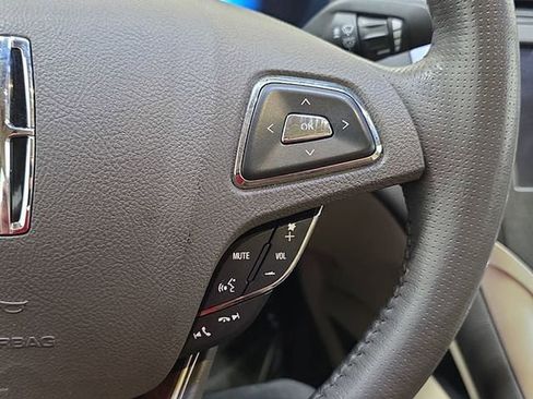 Used 2014 Lincoln MKZ Hybrid FWD image 17