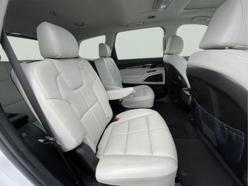 Used 2022 Kia Telluride EX w/ EX Premium Package image 21