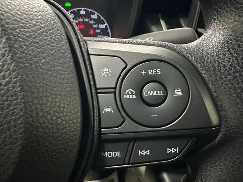 Used 2025 Toyota Corolla LE image 20