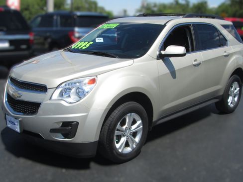 Used 2014 Chevrolet Equinox LT w/ Driver Convenience Package FWD image 2