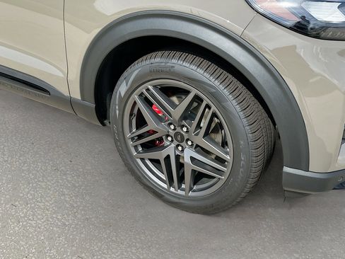 New 2026 Ford Explorer ST-Line w/ ST-Line Street Pack RWD image 20