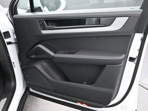 New 2026 Porsche Cayenne Coupe image 11