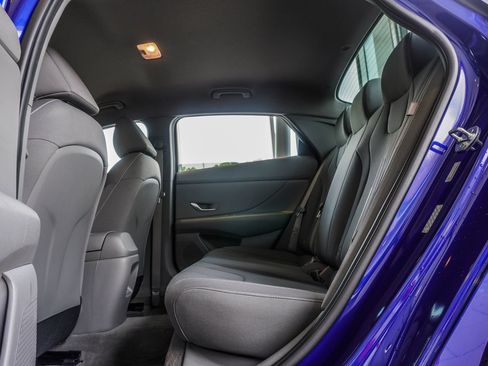 Used 2024 Hyundai Elantra SEL FWD image 41