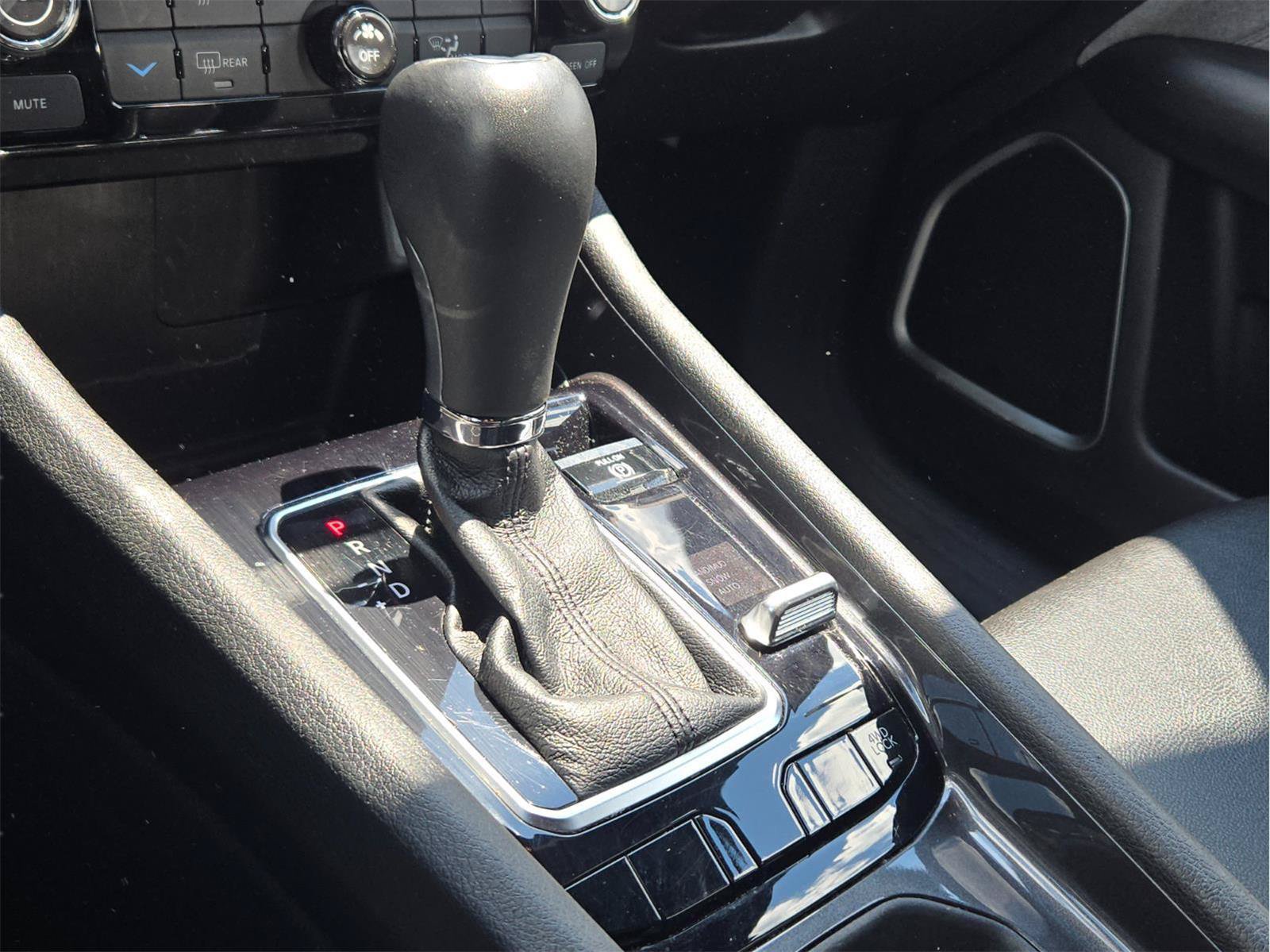 Used 2024 Jeep Compass Latitude AWD/4WD image 49