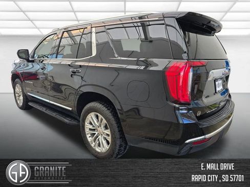 Used 2024 GMC Yukon SLT AWD/4WD image 3