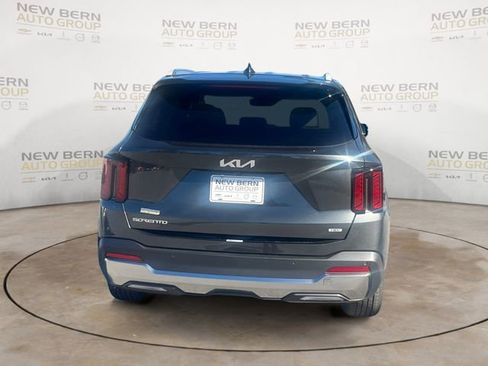 New 2026 Kia Sorento EX FWD image 4