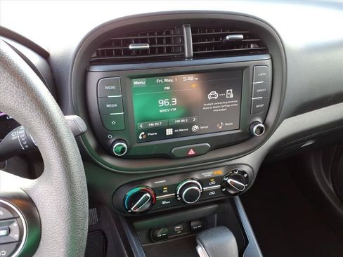 Used 2025 Kia Soul LX w/ LX Technology Package FWD image 26