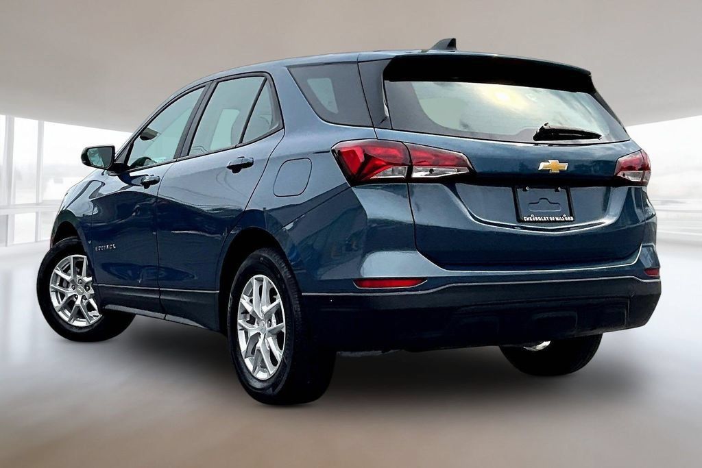 Used 2024 Chevrolet Equinox LS FWD image 4