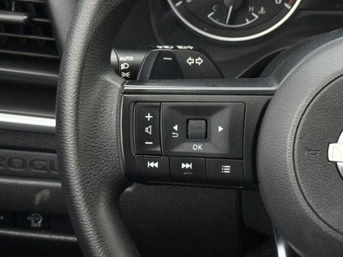 Used 2024 Nissan Rogue S AWD/4WD image 14