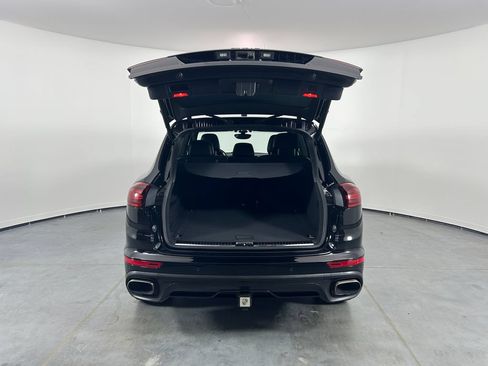Used 2017 Porsche Cayenne Platinum Edition AWD/4WD image 29