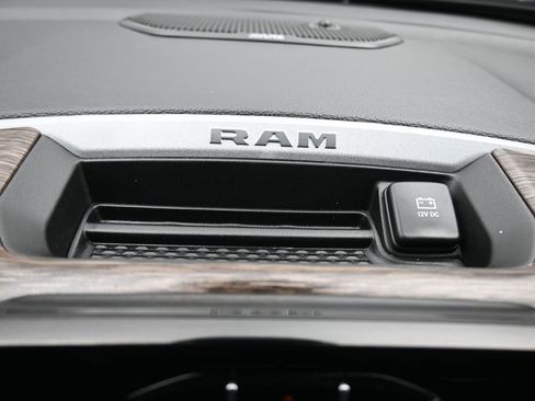 Used 2020 RAM 1500 Laramie image 31