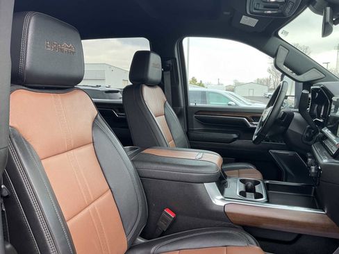 Used 2024 Chevrolet Silverado 3500 High Country image 27