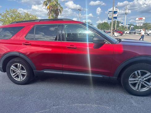 Used 2022 Ford Explorer XLT RWD image 4
