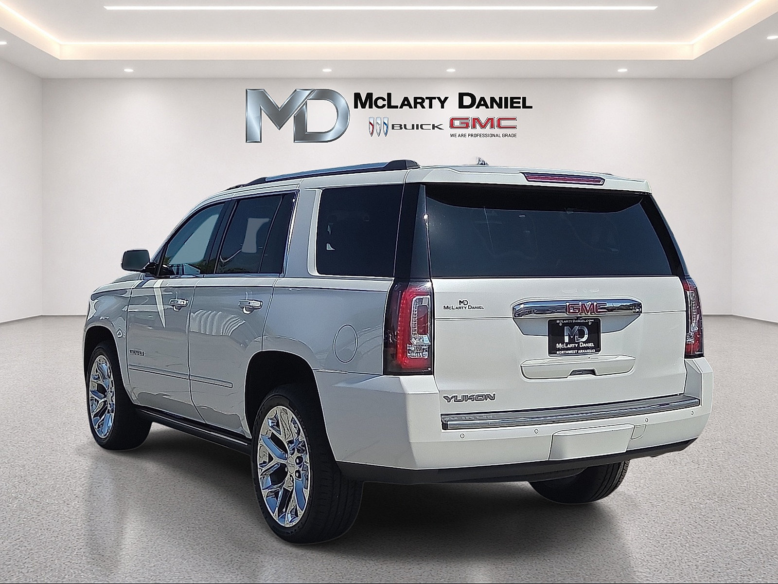 Certified 2018 GMC Yukon Denali w/ Denali Ultimate Package AWD/4WD image 13
