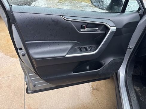 Used 2025 Toyota RAV4 XLE image 23