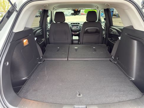 Used 2023 Chevrolet TrailBlazer LT FWD image 37