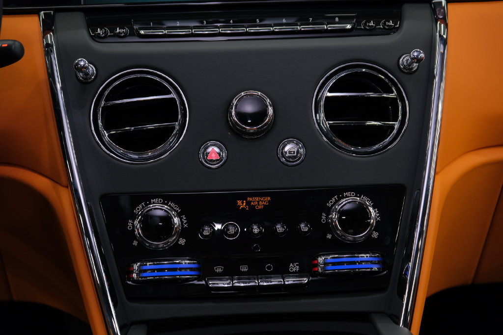 Used 2026 Rolls-Royce Cullinan AWD/4WD image 59