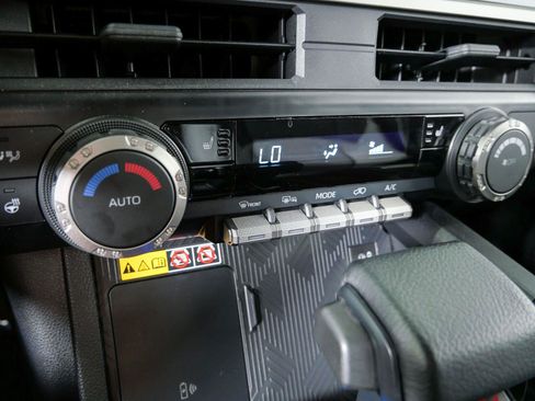 Used 2025 Toyota 4Runner TRD Off-Road AWD/4WD image 15