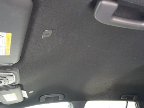 Used 2023 Toyota Corolla Cross SE AWD/4WD image 11