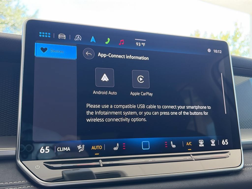 Certified 2025 Volkswagen Tiguan SE AWD/4WD image 23