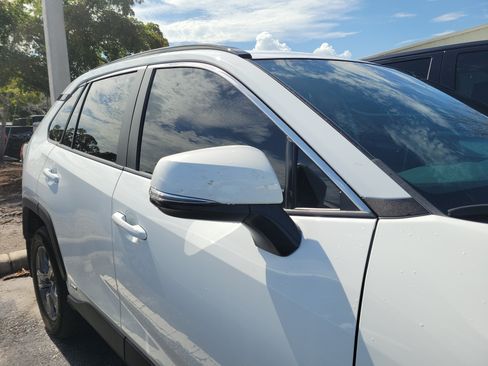 Used 2024 Toyota RAV4 LE AWD/4WD image 9