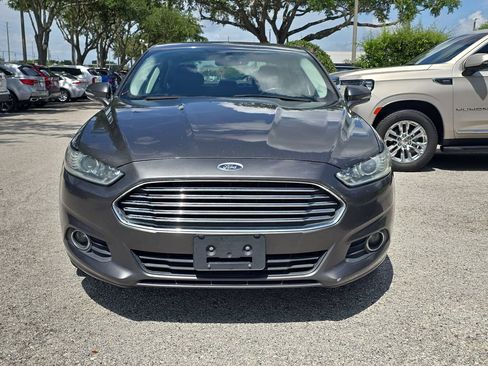 Used 2016 Ford Fusion SE w/ Equipment Group 202A AWD/4WD image 2