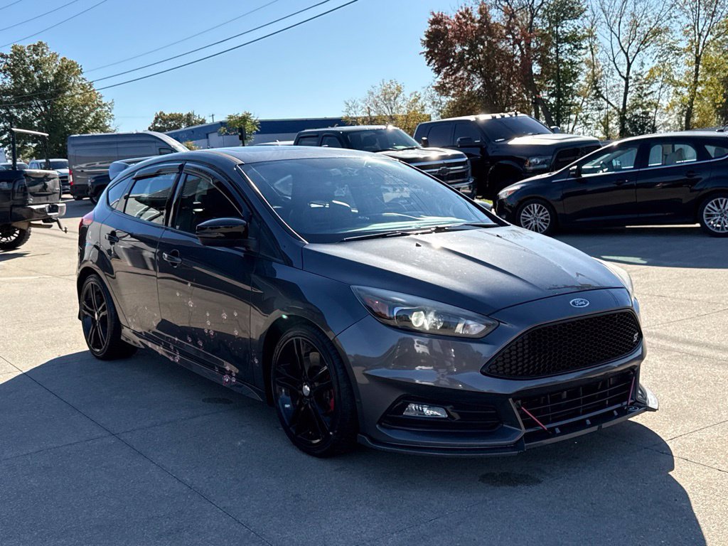 Used 2017 Ford Focus ST w/ Equipment Group 402A FWD image 20