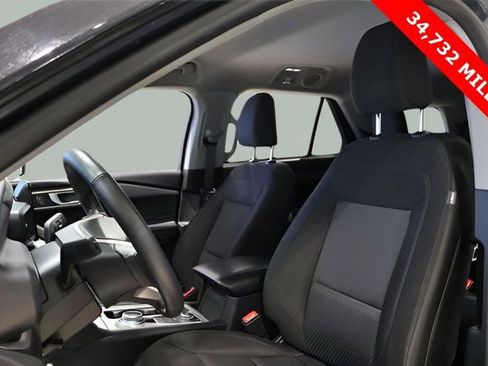 Used 2023 Ford Explorer XLT image 11