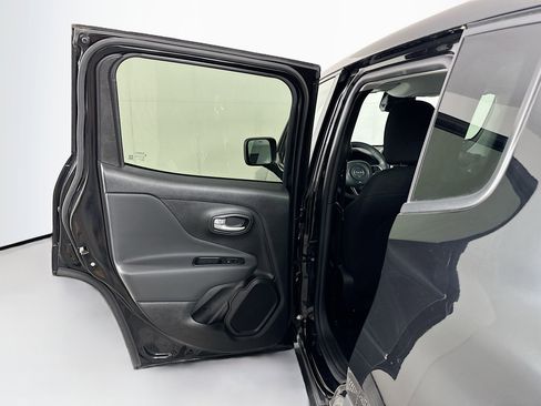 Used 2023 Jeep Renegade Latitude image 26