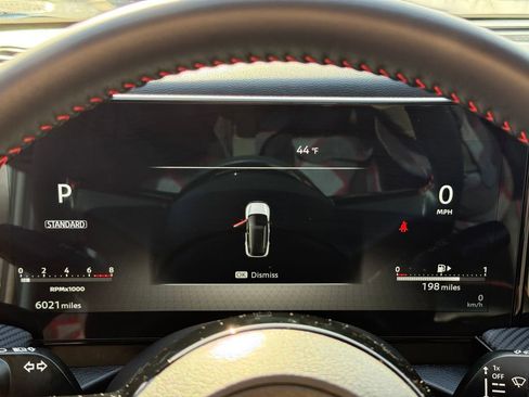 Used 2025 Nissan Kicks SR image 12