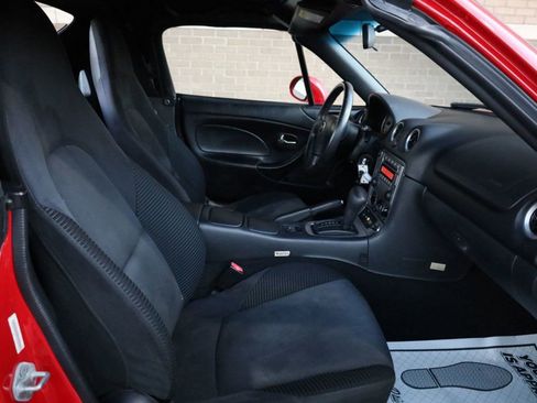 Used 2005 MAZDA MX-5 Miata w/ Convenience Pkg image 20